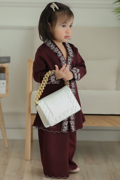 Kebaya Fatimah Budak Maroon